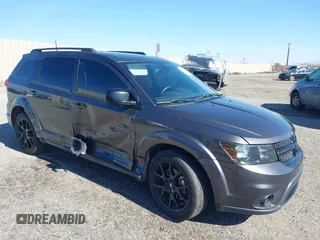 2019 Dodge Journey SE z VIN 3C4PDCBG7KT875077, wystawiony jako IAAI lot #42215933 z przebiegiem 167 755 mil mil oraz . Historia ofert i sprzedaży dostępna na DreamBid. Obrazek 1.