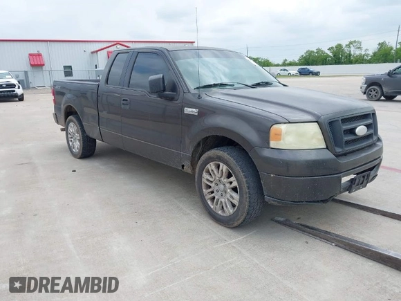 2006 Ford F-150 STX with VIN 1FTRX12W46KC84403, listed as a IAAI auction lot 41990451 with 243,606 mi miles. Bid and sale history available at carsss.com. Image 1.