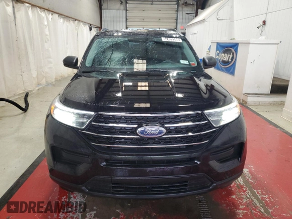 2021 Ford Explorer XLT with VIN 1FMSK8DH1MGB87422, listed as a Copart auction lot 52483205 with 52,479 mi miles and Clean Title. Bid and sale history available at DreamBid. Image 5.