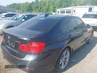 2013 BMW 3 Series 328i xDrive z VIN WBA3B3C53DF538577, wystawiony jako IAAI lot #42521695 z przebiegiem 115 849 mil mil oraz . Historia ofert i sprzedaży dostępna na DreamBid. Obrazek 4.