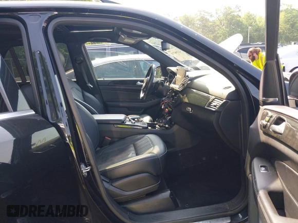 2019 Mercedes-Benz GLE 400 with VIN 4JGDA5GB5KB218442, listed as a IAAI auction lot 42204715 with 50,324 mi miles and . Bid and sale history available at DreamBid. Image 5.