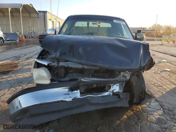 1998 Ford F-150 Standard with VIN 1FTZX1725WNB89028, listed as a Copart auction lot 43360225 with 231,799 mi miles and Salvage Title. Bid and sale history available at carsss.com. Image 5.
