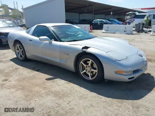 1998 Chevrolet Corvette with VIN 1G1YY22G7W5112610, listed as a IAAI auction lot 42004042 with 143,571 mi miles. Bid and sale history available at carsss.com. Image 1.