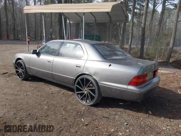 1995 Lexus LS 400 z VIN JT8UF22E9S0018339, wystawiony jako IAAI lot #41848747 z przebiegiem Nie podano mil oraz . Historia ofert i sprzedaży dostępna na DreamBid. Obrazek 3.