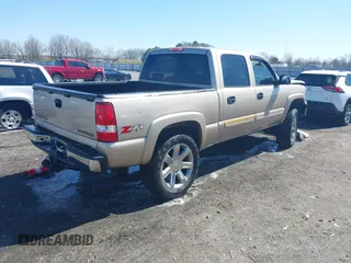 2005 Chevrolet Silverado 1500 LT with VIN 2GCEK13T251371555, listed as a IAAI auction lot 41763568 with 199,491 mi miles and . Bid and sale history available at DreamBid. Image 4.