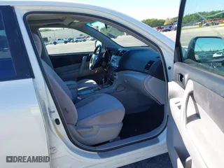 2009 Toyota Highlander with VIN JTEDS41A292079680, listed as a IAAI auction lot 41777446 with 139,260 mi miles. Bid and sale history available at carsss.com. Image 5.