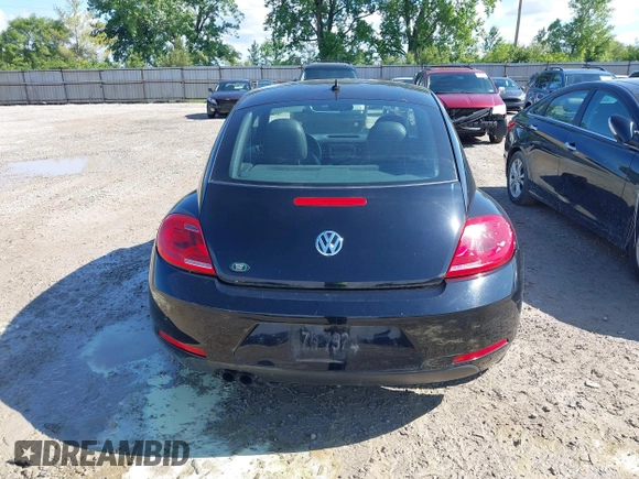 2015 Volkswagen Beetle Fleet Edition с VIN 3VWF17AT8FM647581, выставлен на аукционе IAAI как лот 42320180 с пробегом 148 257 миль миль и . История ставок и продаж доступна на DreamBid. Изображение 16.