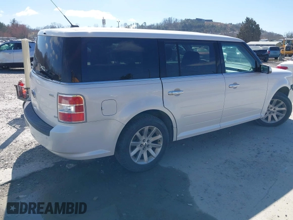 2009 Ford Flex SEL with VIN 2FMEK62C49BB02371, listed as a IAAI auction lot 41780212 with 194,522 mi miles. Bid and sale history available at carsss.com. Image 4.