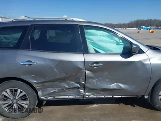 2020 Nissan Pathfinder S with VIN 5N1DR2AM4LC602127, listed as a IAAI auction lot 41762542 with 117,195 mi miles. Bid and sale history available at carsss.com. Image 6.