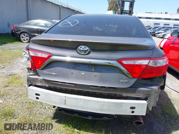 2015 Toyota Camry XLE z VIN 4T1BF1FK3FU960674, wystawiony jako IAAI lot #41721182 z przebiegiem 96 300 mil mil oraz . Historia ofert i sprzedaży dostępna na DreamBid. Obrazek 17.