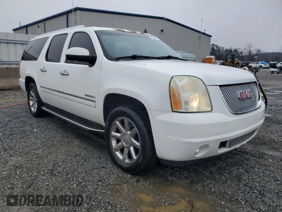 2012 GMC Yukon XL Denali with VIN 1GKS1MEF0CR243497, listed as a Copart auction lot 41655475 with 201,270 mi miles and Salvage Title. Bid and sale history available at carsss.com. Image 4.