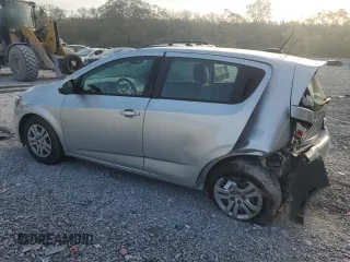 2020 Chevrolet Sonic LT z VIN 1G1JG6SB8L4124217, wystawiony jako Copart lot #50584715 z przebiegiem 83 124 mil mil oraz Szkody całkowita. Historia ofert i sprzedaży dostępna na DreamBid. Obrazek 2.