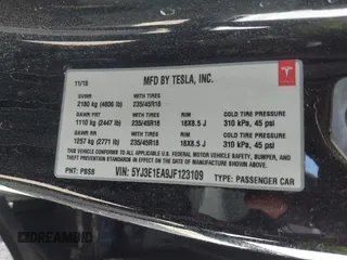 2018 Tesla Model 3 Long Range Battery z VIN 5YJ3E1EA9JF123109, wystawiony jako IAAI lot #42038158 z przebiegiem 133 361 mil mil oraz . Historia ofert i sprzedaży dostępna na DreamBid. Obrazek 9.
