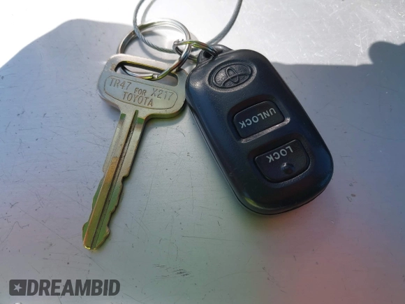 2000 Toyota Sienna LE with VIN 4T3ZF13C9YU201789, listed as a IAAI auction lot 42641248 with 180,781 mi miles and . Bid and sale history available at DreamBid. Image 11.