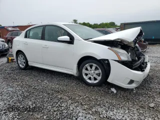 2011 Nissan Sentra S z VIN 3N1AB6AP3BL617933, wystawiony jako Copart lot #56425975 z przebiegiem 107 877 mil mil oraz Szkoda całkowita • Salvage title. Historia ofert i sprzedaży dostępna na DreamBid. Obrazek 4.
