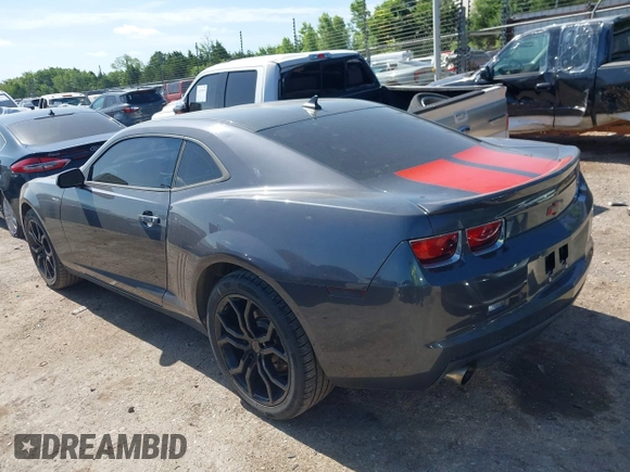 2010 Chevrolet Camaro 2LT z VIN 2G1FC1EV8A9183238, wystawiony jako IAAI lot #42547339 z przebiegiem 162 108 mil mil oraz . Historia ofert i sprzedaży dostępna na DreamBid. Obrazek 14.