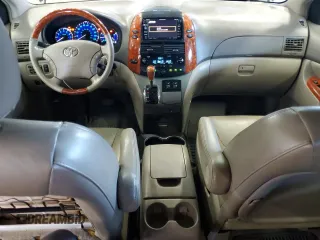 2010 Toyota Sienna XLE with VIN 5TDDK4CC7AS028210, listed as a Copart auction lot 65343295 with 172,206 mi miles and Clean title. Bid and sale history available at DreamBid. Image 8.