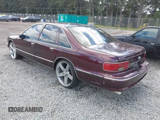 1994 Chevrolet Caprice LS z VIN 1G1BN52P2RR130218, wystawiony jako IAAI lot #42222080 z przebiegiem Nie podano mil oraz . Historia ofert i sprzedaży dostępna na DreamBid. Obrazek 3.