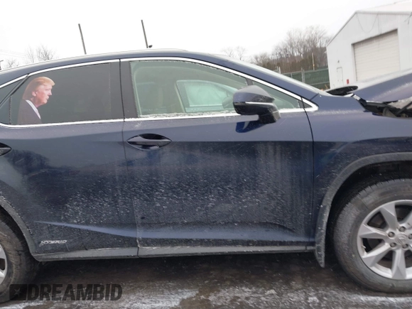 2016 Lexus RX 450h z VIN 2T2BGMCA9GC002616, wystawiony jako IAAI lot #41634044 z przebiegiem 68 310 mil mil oraz . Historia ofert i sprzedaży dostępna na DreamBid. Obrazek 13.