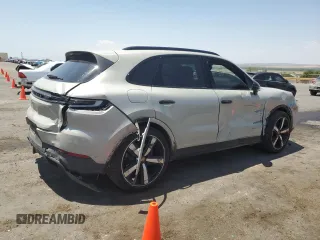 2024 Porsche Cayenne с VIN WP1AA2AYXRDA06913, выставлен на аукционе Copart как лот 61468815 с пробегом 22 152 миль миль и Списание • Salvage title. История ставок и продаж доступна на DreamBid. Изображение 3.