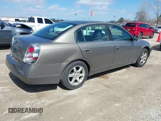 2005 Nissan Altima 2.5 S with VIN 1N4AL11D65C362235, listed as a IAAI auction lot 41865559 with 117,144 mi miles. Bid and sale history available at carsss.com. Image 4.