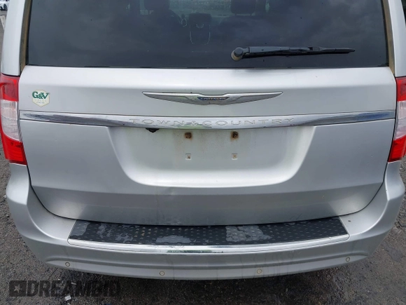 2011 Chrysler Town & Country Touring L z VIN 2A4RR8DG6BR758334, wystawiony jako IAAI lot #42138668 z przebiegiem 182 164 mil mil oraz . Historia ofert i sprzedaży dostępna na DreamBid. Obrazek 15.