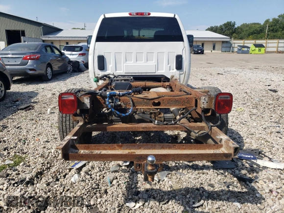 2013 GMC Sierra 3500HD Work Truck z VIN 1GD512C86DZ409861, wystawiony jako Copart lot #66929764 z przebiegiem 218 451 mil mil oraz Nie do naprawy. Historia ofert i sprzedaży dostępna na DreamBid. Obrazek 6.