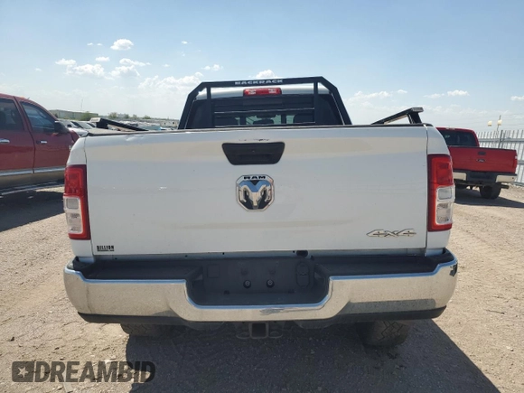 2023 Ram 2500 Tradesman z VIN 3C6UR5CL7PG538704, wystawiony jako Copart lot #46488725 z przebiegiem 112 004 mil mil oraz Szkoda całkowita • Salvage title. Historia ofert i sprzedaży dostępna na DreamBid. Obrazek 6.