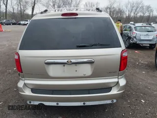 2006 Chrysler Town & Country LWB Limited with VIN 2A8GP64L66R798366, listed as a IAAI auction lot 41879031 with 231,603 mi miles. Bid and sale history available at carsss.com. Image 17.