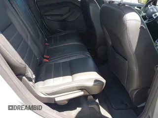 2018 Ford C-Max SE z VIN 1FADP5AU1JL104191, wystawiony jako IAAI lot #42153994 z przebiegiem 132 413 mil mil oraz . Historia ofert i sprzedaży dostępna na DreamBid. Obrazek 8.