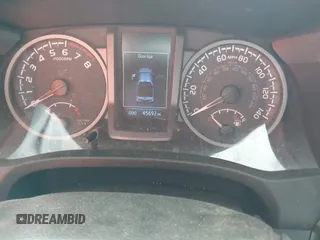 2021 Toyota Tacoma SR z VIN 3TMCZ5AN4MM373247, wystawiony jako IAAI lot #41982617 z przebiegiem 45 692 mil mil oraz . Historia ofert i sprzedaży dostępna na DreamBid. Obrazek 7.