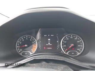 2017 Jeep Renegade Latitude z VIN ZACCJABB4HPF52900, wystawiony jako IAAI lot #42240340 z przebiegiem 110 658 mil mil oraz . Historia ofert i sprzedaży dostępna na DreamBid. Obrazek 7.