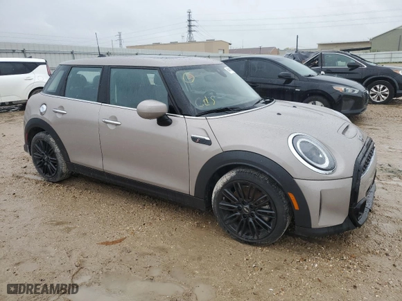 2024 MINI Hardtop 4 Door Cooper S with VIN WMW53DK08R2V04053, listed as a Copart auction lot 64016394 with 20,394 mi miles and Salvage Title. Bid and sale history available at carsss.com. Image 4.