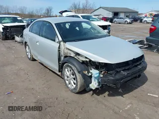 2011 Volkswagen Jetta Sedan SE w/Convenience & Sunroof PZEV with VIN 3VWDZ7AJXBM327932, listed as a IAAI auction lot 41950996 with 249,763 mi miles. Bid and sale history available at carsss.com. Image 1.