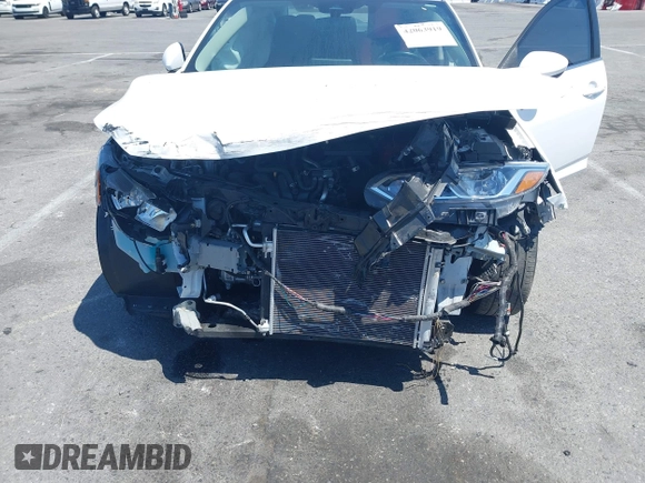 2022 Nissan Sentra SV with VIN 3N1AB8CV0NY248964, listed as a IAAI auction lot 42063919 with 44,135 mi miles and . Bid and sale history available at DreamBid. Image 6.
