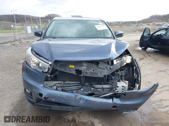 2015 Toyota Highlander XLE z VIN 5TDJKRFH5FS080160, wystawiony jako IAAI lot #42037799 z przebiegiem 135 694 mil mil oraz . Historia ofert i sprzedaży dostępna na DreamBid. Obrazek 6.