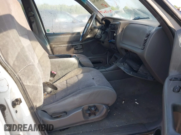 2001 Ford Explorer XLT with VIN 1FMZU83P21UB49096, listed as a IAAI auction lot 42586794 with 173,296 mi miles and . Bid and sale history available at DreamBid. Image 5.