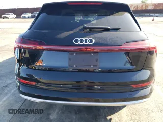 2019 Audi e-tron Premium Plus z VIN WA1LAAGEXKB011980, wystawiony jako Copart lot #44631595 z przebiegiem 68 699 mil mil oraz Szkoda całkowita • Salvage title. Historia ofert i sprzedaży dostępna na DreamBid. Obrazek 6.