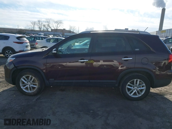 2015 Kia Sorento LX with VIN 5XYKTDA70FG580629, listed as a IAAI auction lot 41623587 with 105,266 mi miles. Bid and sale history available at carsss.com. Image 14.