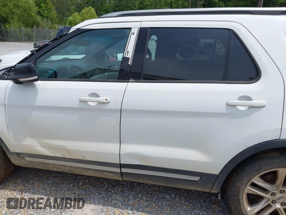 2016 Ford Explorer XLT with VIN 1FM5K7D83GGA60263, listed as a IAAI auction lot 42178304 with 332,518 mi miles and . Bid and sale history available at DreamBid. Image 14.