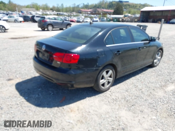 2014 Volkswagen Jetta TDI w/Premium/Nav с VIN 3VWLL7AJXEM435467, выставлен на аукционе IAAI как лот 42056011 с пробегом 167 534 миль миль и . История ставок и продаж доступна на DreamBid. Изображение 4.