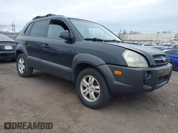 2007 Hyundai Tucson SE with VIN KM8JN12D77U667867, listed as a IAAI auction lot 42082092 with 240,911 mi miles. Bid and sale history available at carsss.com. Image 1.