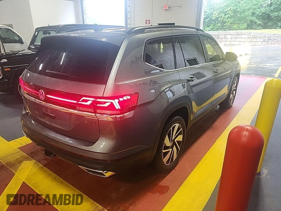 2024 Volkswagen Atlas SE with VIN 1V2HR2CAXRC564175, listed as a IAAI auction lot 42731227 with 14,479 mi miles and . Bid and sale history available at DreamBid. Image 24.