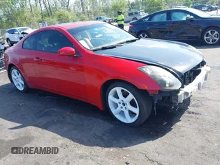 2005 Infiniti G35 Coupe with VIN JNKCV54E25M400142, listed as a IAAI auction lot 41937062 with 135,522 mi miles. Bid and sale history available at carsss.com. Image 1.