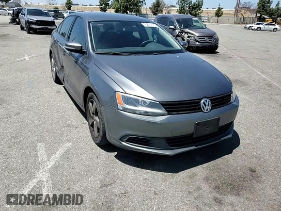 2012 Volkswagen Jetta SE z VIN 3VWDP7AJ2CM128574, wystawiony jako Copart lot #56896795 z przebiegiem 117 329 mil mil oraz Szkoda całkowita • Salvage title. Historia ofert i sprzedaży dostępna na DreamBid. Obrazek 13.