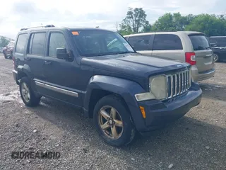 2008 Jeep Liberty Limited z VIN 1J8GN58K68W113973, wystawiony jako IAAI lot #42417083 z przebiegiem 493 836 mil mil oraz . Historia ofert i sprzedaży dostępna na DreamBid. Obrazek 1.