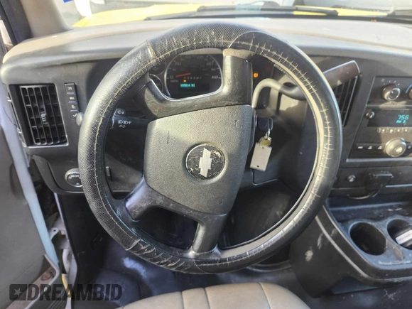 2013 Chevrolet Express Cargo с VIN 1GCWGFBA8D1140117, выставлен на аукционе IAAI как лот 42792032 с пробегом 185 814 миль миль и . История ставок и продаж доступна на DreamBid. Изображение 7.