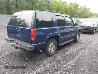 1998 Chevrolet Tahoe z VIN 1GNEK13R6WJ307523, wystawiony jako IAAI lot #42370506 z przebiegiem 268 361 mil mil oraz . Historia ofert i sprzedaży dostępna na DreamBid. Obrazek 4.