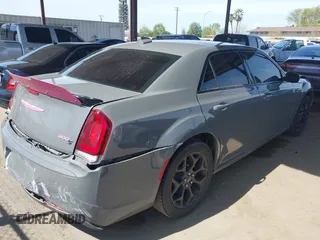 2019 Chrysler 300 with VIN 2C3CCAGG3KH542774, listed as a IAAI auction lot 41852107 with 55,364 mi miles. Bid and sale history available at carsss.com. Image 4.
