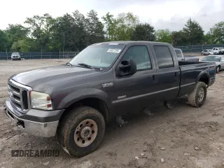 2005 Ford F-250 XL z VIN 1FTSW21P55EA70134, wystawiony jako Copart lot #55027395 z przebiegiem 210 751 mil mil oraz Szkoda całkowita • Salvage title. Historia ofert i sprzedaży dostępna na DreamBid. Obrazek 1.